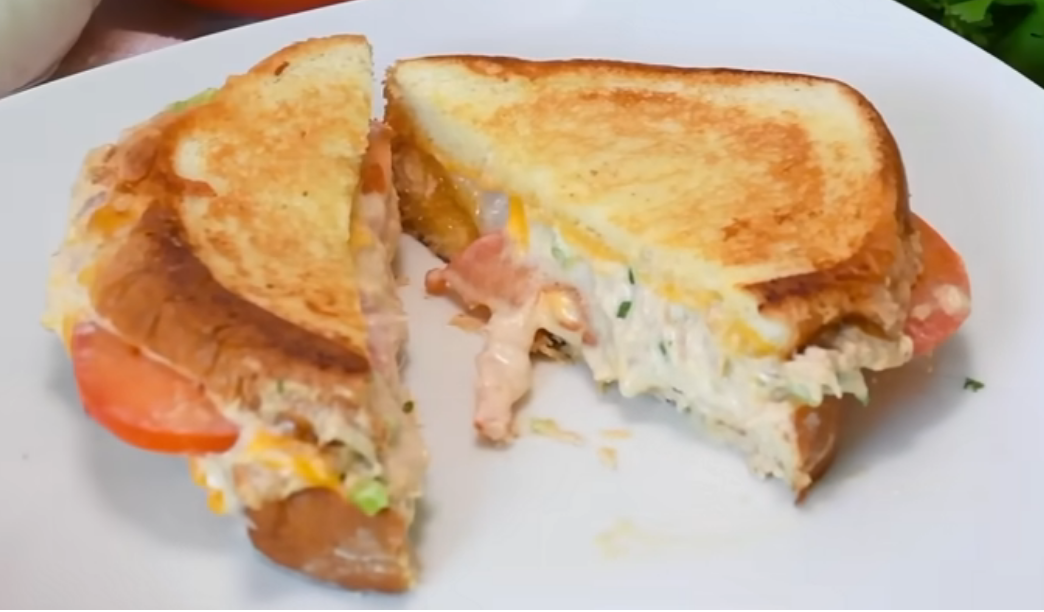 Sándwich de atún
